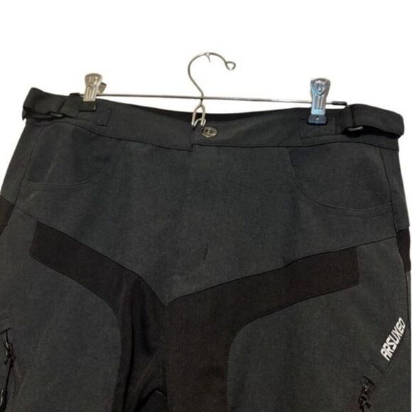Arsuxeo Size Medium Gray Outdoor Cycling Shorts - Picture 2 of 8